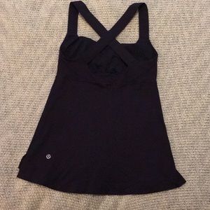 Lululemon crisscross tank size 6 in plum